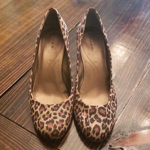 Tahari leopard print wedges